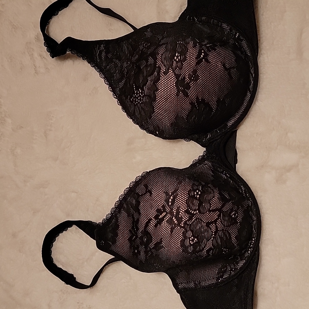 Victoria's Secret Body By Victoria Lace Bra - Picture 2 of 9